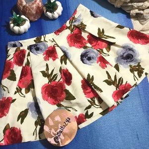 Forever 21 floral pleated skirt 🌷